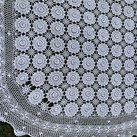 Bedspread - Picture 2 of 9